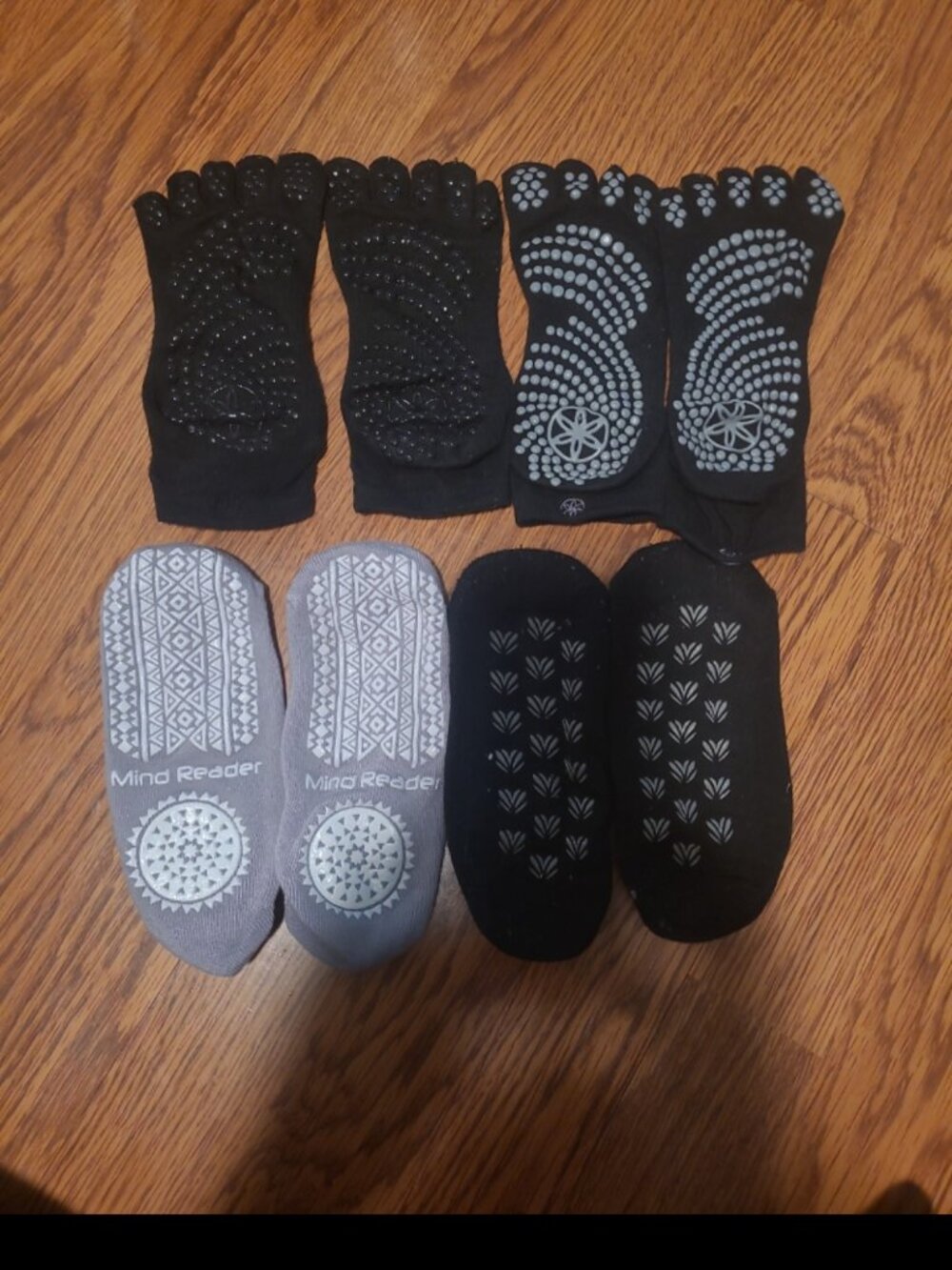 4 pairs of yoga/pilate grip socks.